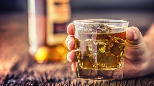 Un caso de cáncer cada 25 está vinculado al consumo de alcohol, alerta un estudio