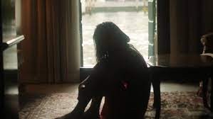 Conmoción por el suicidio de una joven que dejó programados tuits con los motivos de su despedida