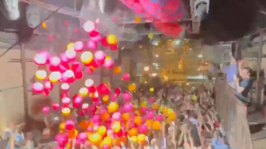 Así celebran el fin de las restricciones en un Reino Unido