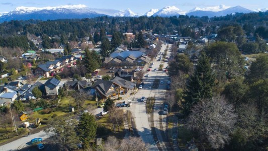Detienen a 8 personas acusadas de usurpar un predio en Villa la Angostura