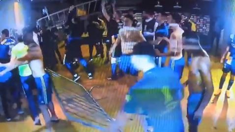 Incidentes tras la eliminación de Boca: fuerzas de seguridad lanzaron gases lacrimógenos contra los futbolistas