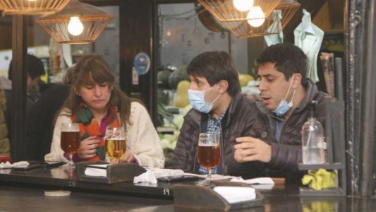 Cambian los parámetros del semáforo epidemiológico: se habilitan aforos del 50 por ciento