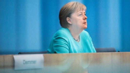 Angela Merkel advirtió sobre el crecimiento exponencial de los casos de coronavirus en Alemania