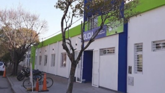 Fue allanada una comisaría de La Plata: una abogada denunció que fue agredida por mujeres policías