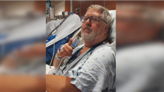 El hombre que sobrevivió a un extraño accidente mientras pescaba: se le enganchó el anzuelo al corazón