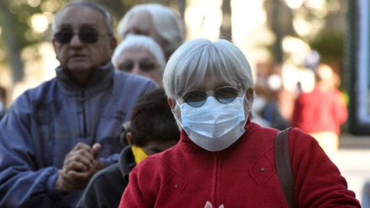 Oficializaron el bono de hasta 5.000 pesos para jubilados y pensionados