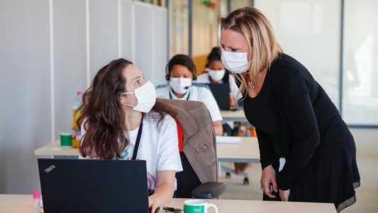 Estatales bonaerenses vacunados podrán ser convocados a retornar al trabajo presencial