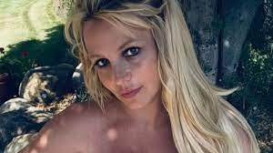 La foto en topless de Britney Spears con la que desafía la censura de Instagram y a su padre