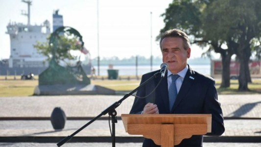 Rossi confirmó su renuncia y pidió que Perotti pida licencia como gobernador