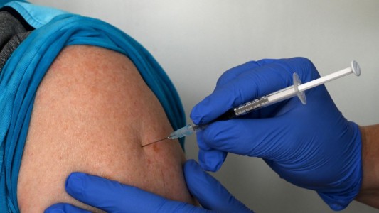 Israel aplicará una tercera dosis de la vacuna contra el coronavirus a todos los mayores de 60 años