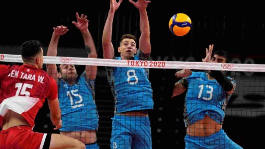 Remontada de la selección masculina del voley en Tokio: a un paso de clasificarse a cuartos