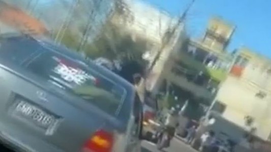 Video: el cortejo fúnebre con tiros al aire en el entierro de un joven vendedor ambulante