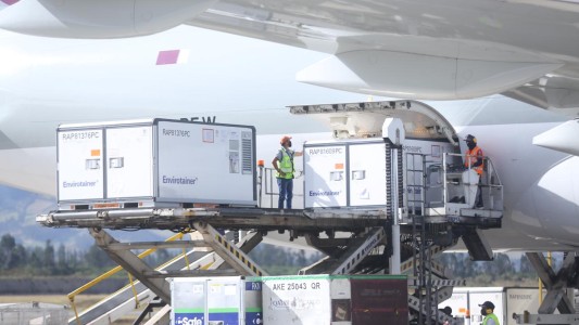 Arribó una primera tanda de vacunas del laboratorio Cansino con 200 mil dosis