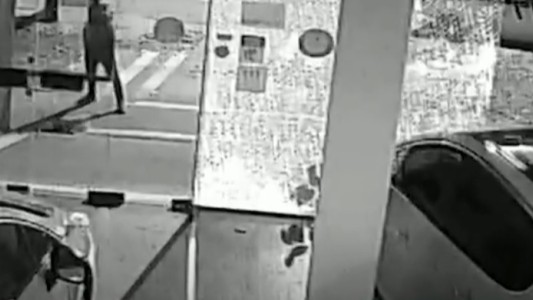 Video: narcos balearon una concesionaria y exigieron US$ 25 mil para dar protección