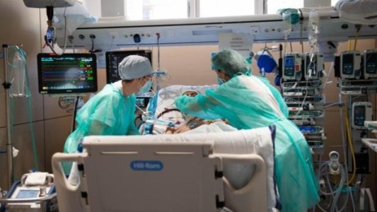 Un medicamento israelí probó ser eficaz contra el coronavirus: curó al 93% de pacientes que se trataron