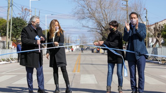 En campaña: el Presidente inauguró 100 obras y criticó el "coaching" de la oposición