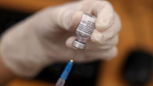 La OMS llamó a los líderes mundiales a terminar con la "vergonzosa" desigualdad en el acceso a las vacunas contra el coronavirus