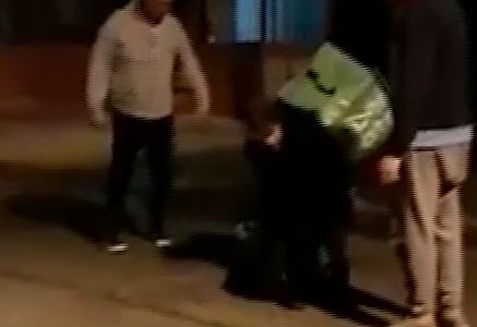 "¿Qué me podés sacar? ¡Me arruinás!": Un repartidor detuvo a un ladrón a los golpes