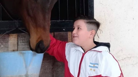 Un nene de 12 años debutará como relator de turf en Palermo
