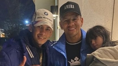 Festejo, show en vivo y foto: así fue el encuentro de Marcos Rojo y L-Gante