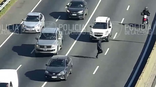 Tremenda persecución de un delincuente que huyó corriendo en General Paz