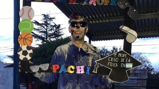 Se convirtió en el primer profesor de educación física ciego del país