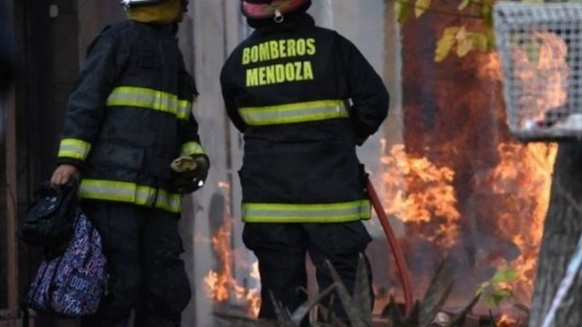 Tragedia en Mendoza: dos hermanos de 3 y 5 años murieron al incendiarse su casa