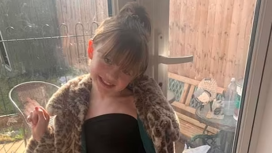 La historia de la chica trans intentó cortarse el pene cuando tenía tres años