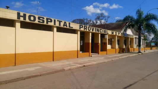 Una niña sufrió heridas graves tras caer de un tractor que manejaba su padre y ser arrollada en Corrientes