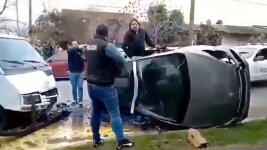 Ladrón se fuga tras intento de robo, choca y vuelca