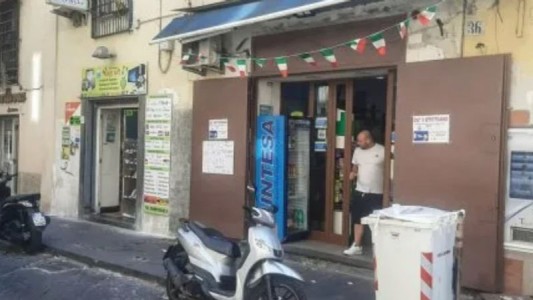 Ganó la lotería pero el dueño de la agencia le robó el boleto ganador y huyó