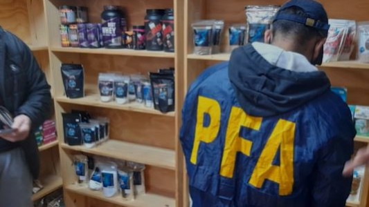 Desbaratan banda que vendía un producto "milagroso" contra el Covid y el cáncer