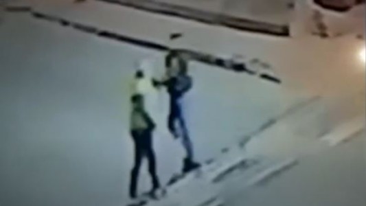 Discusión y crimen en La Salada: un cuidacoches murió después ser apuñalado