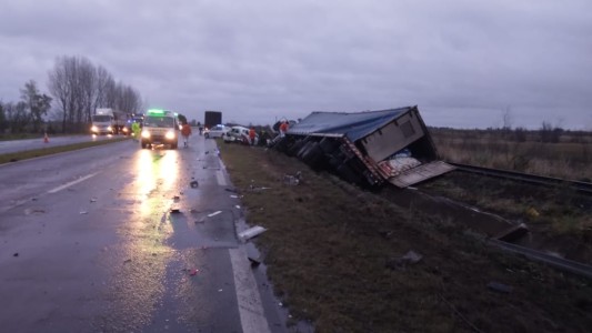 Tres muertos y cinco heridos en un choque múltiple cerca del Puente Zárate Brazo Largo
