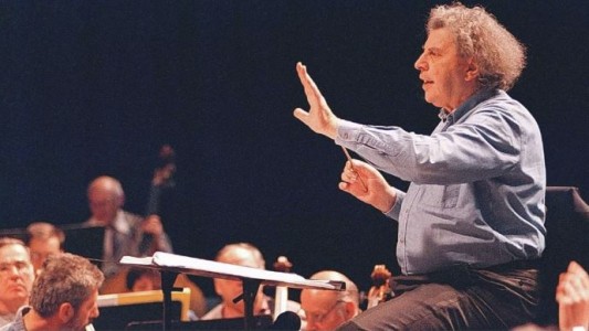 Dolor en Grecia por la muerte del creador de "Zorba, el griego"