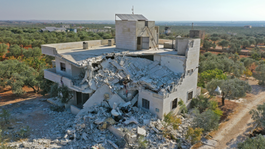 Imágenes impactantes: ataque mortal contra una clínica en el noroeste de Siria