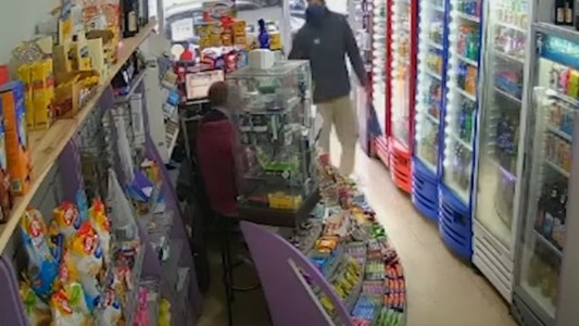 Delincuente salió de la cárcel por la pandemia, asaltó a un kiosquero y está prófugo