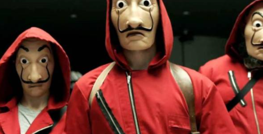 Susto por dos niños vestidos como en La Casa de Papel: los vecinos llamaron a la Policía