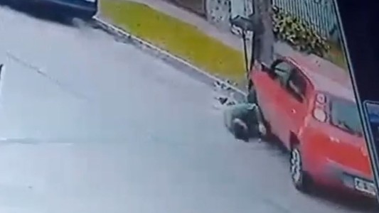 Avellaneda: le roban el auto y lo atropellan cuando se van