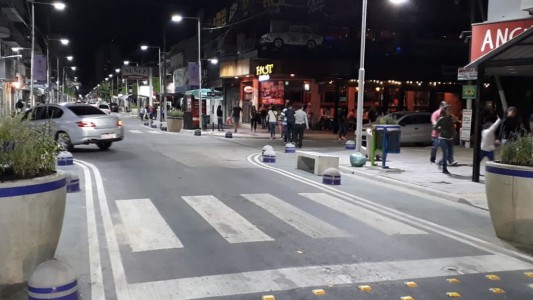 Robo express en Wilde: estaba sentado en un bar y le arrebataron el celular