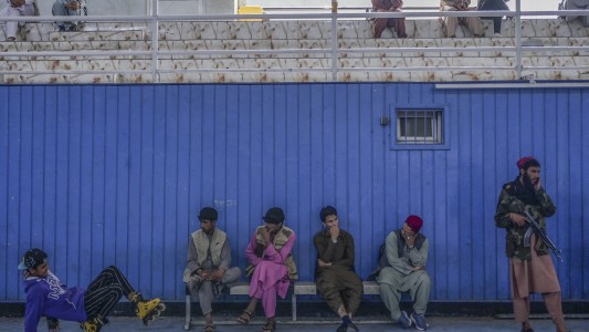 El Gobierno talibán prohibió la música en la calle y reír en voz alta