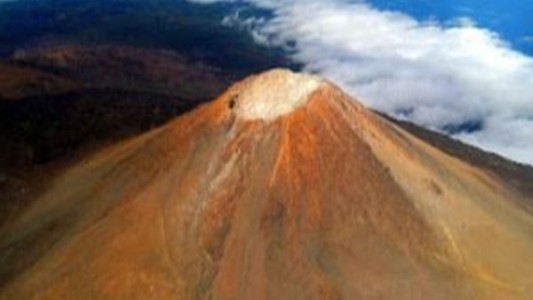 Alerta máxima en las islas Canarias por un volcán con intensa actividad sísmica