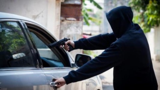 Tras 18 años, condenan a una aseguradora a pagarle el auto robado a la víctima