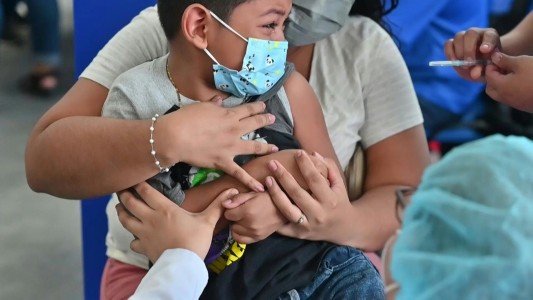 El Salvador inicia vacunación anticovid en niños mayores de 6 años