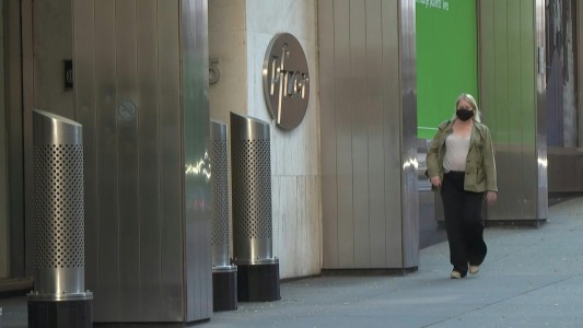 EEUU autorizó tercera dosis de Pfizer para personas mayores y de alto riesgo