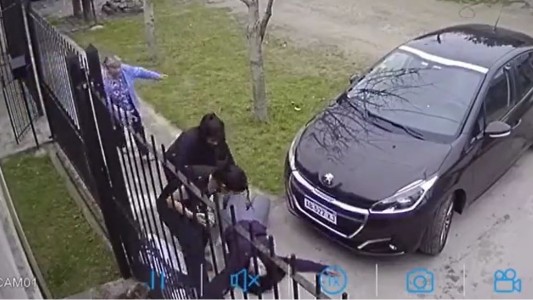 Delincuentes asaltaron a 4 mujeres y una de ellas se desmayó del susto