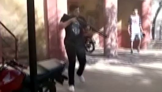 Filmaron a un policía a los tiros en Fuerte Apache