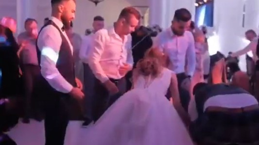 Un novio casi queda paralítico después que sus amigos lo lanzaran al aire durante su boda