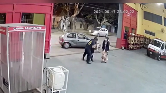 Un grupo de bomberos salvaron la vida de un bebé