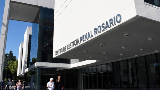 Nueve tiros al aire cerca del Centro de Justicia Penal de Rosario